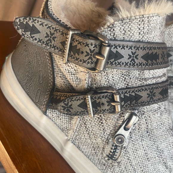 Blowfish Malibu Gray High-Top Sneakers with Buckle Detail Woman’s size 8 - Picture 7 of 9